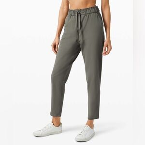 Lululemon‎ Green High Waist Cropped Jogger 12